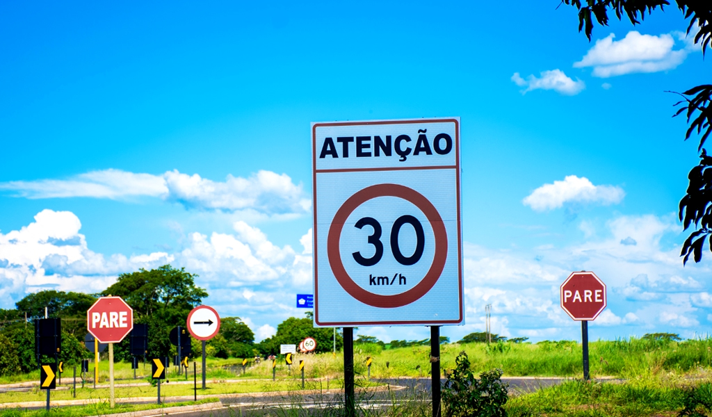 Traffic sign pole